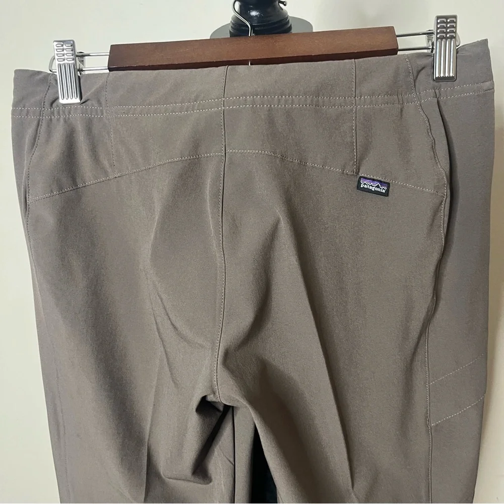 Patagonia Women’s Taupe All Out‎ Light Weight Drawstring Capri Hiking Pants Sz 6